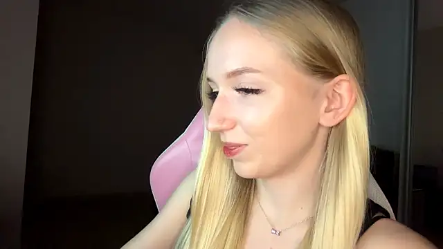 LaceDream online show from 11-28-25, 04:09