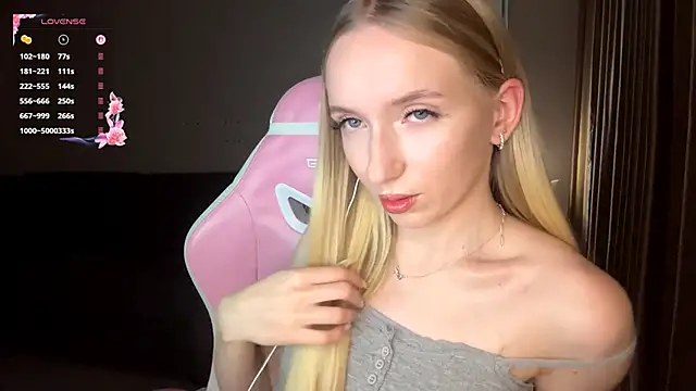 LaceDream online show from 12-18-25, 03:18