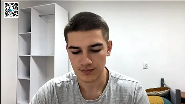 Snapshot of _BarePulse chatting on 11-25-25, 08:20 BarePulse online show from 11-25-25, 08:20