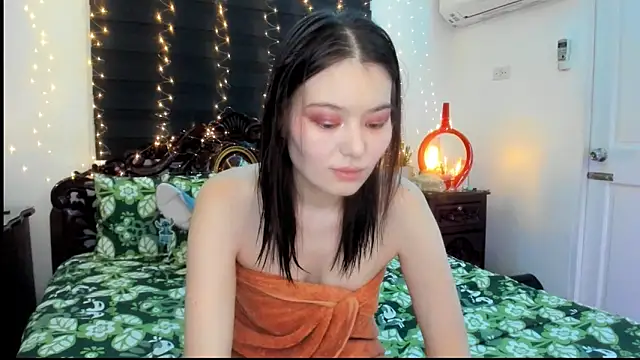 Snapshot of HopeLovely chatting on 06-01-26, 02:08 HopeLovely online show from 06-01-26, 02:08