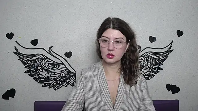 Snapshot of RoseHille chatting on 11-23-25, 06:02 RoseHille online show from 11-23-25, 06:02