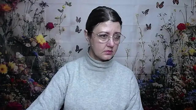 Snapshot of RoseHille chatting on 11-26-25, 03:02 RoseHille online show from 11-26-25, 03:02