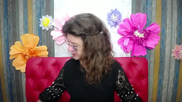 Snapshot of RoseHille chatting on 11-29-25, 06:16 RoseHille online show from 11-29-25, 06:16