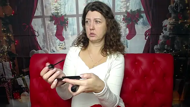 Snapshot of RoseHille chatting on 12-14-25, 06:19 RoseHille online show from 12-14-25, 06:19