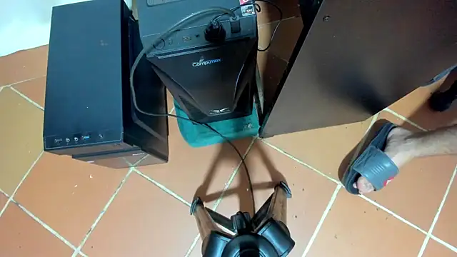 Snapshot of destroy_hard1 chatting on 12-05-25, 12:41 destroy hard1 online show from 12-05-25, 12:41