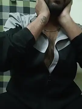 Snapshot of MrToxxic chatting on 11-17-25, 05:19 MrToxxic online show from 11-17-25, 05:19