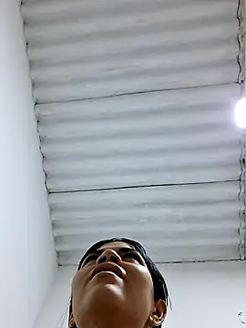 Snapshot of Skinny_Wet chatting on 12-04-25, 11:41 Skinny Wet online show from 12-04-25, 11:41