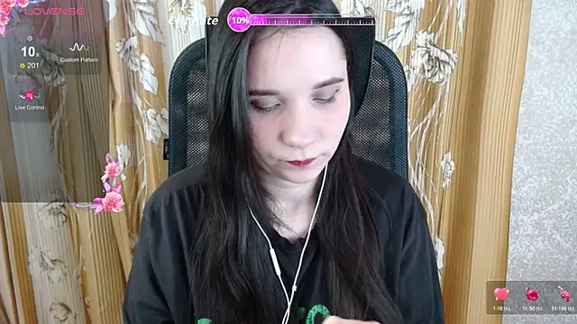 Snapshot of KateForYou chatting on 12-05-25, 09:51 KateForYou online show from 12-05-25, 09:51