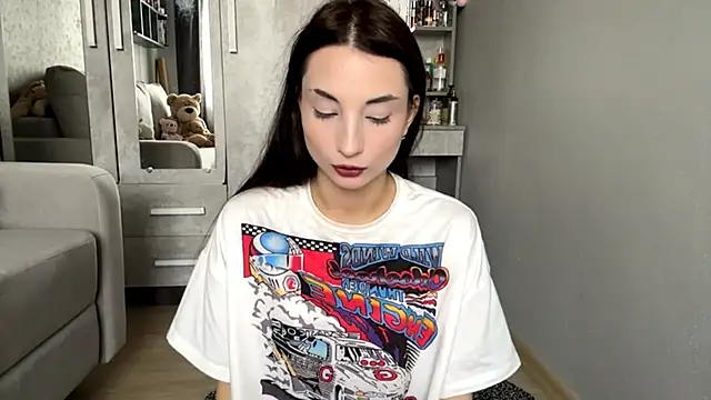 MoriahLinder online show from 11-10-25, 04:33