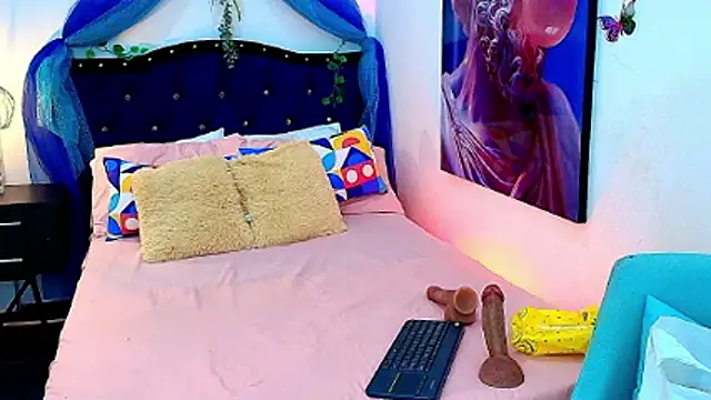 Snapshot of KATY_LOWERY chatting on 01-19-26, 03:10 KATY LOWERY online show from 01-19-26, 03:10