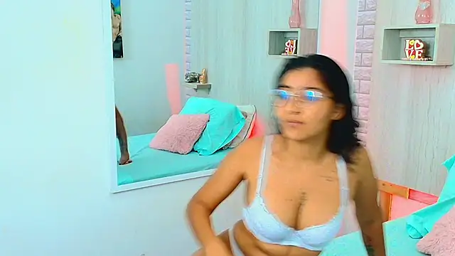 KATY LOWERY online show from 04-07-26, 04:35