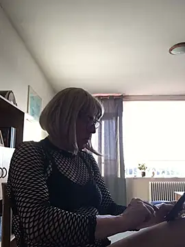 simone xdressing online show from 01-26-25, 02:30