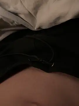 Snapshot of monsieur18cm chatting on 12-21-25, 01:24 monsieur18cm online show from 12-21-25, 01:24