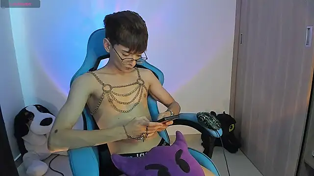 Snapshot of RYO_BLEU_ chatting on 12-15-25, 03:16 RYO BLEU online show from 12-15-25, 03:16