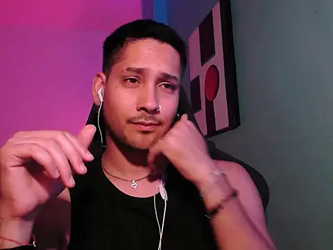 Snapshot of Abruptoinusual chatting on 11-18-25, 10:36 Abruptoinusual online show from 11-18-25, 10:36