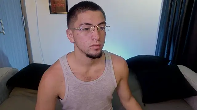 Snapshot of AresMassimoX chatting on 05-12-26, 03:42 AresMassimoX online show from 05-12-26, 03:42