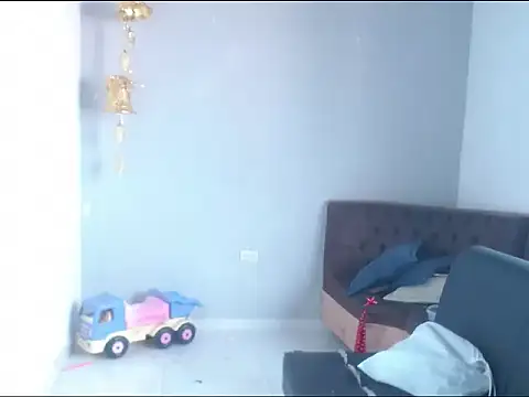 Snapshot of Sra_Angelina chatting on 12-02-25, 01:28 Sra Angelina online show from 12-02-25, 01:28