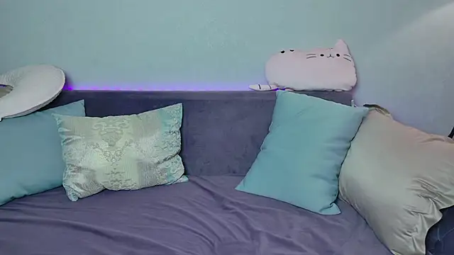 Snapshot of ur_shy_bambi chatting on 11-12-25, 01:39 ur shy bambi online show from 11-12-25, 01:39