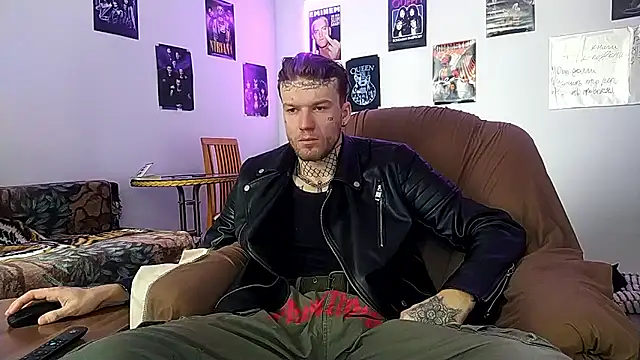 Snapshot of Huntall77 chatting on 01-11-26, 07:35 Huntall77 online show from 01-11-26, 07:35