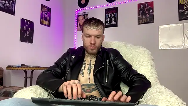 Huntall77 online show from 03-07-26, 05:37