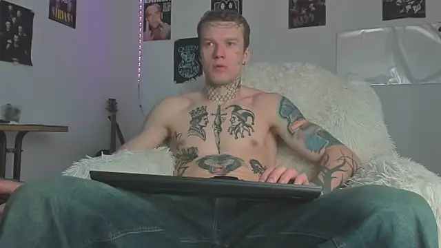 Huntall77 online show from 04-08-26, 04:45