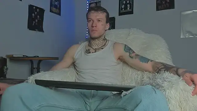 Huntall77 online show from 04-15-26, 01:23