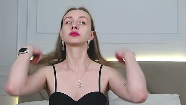 Snapshot of RachaelCute chatting on 11-21-25, 12:15 RachaelCute online show from 11-21-25, 12:15