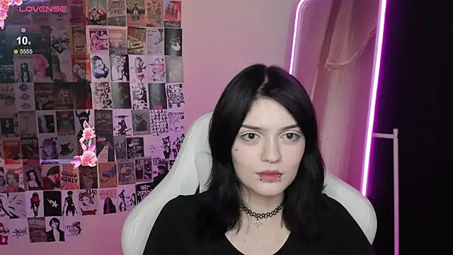 EmmaDarkk online show from 11-14-25, 11:42