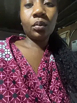 Snapshot of Berries_ chatting on 11-12-25, 06:08 Berries online show from 11-12-25, 06:08