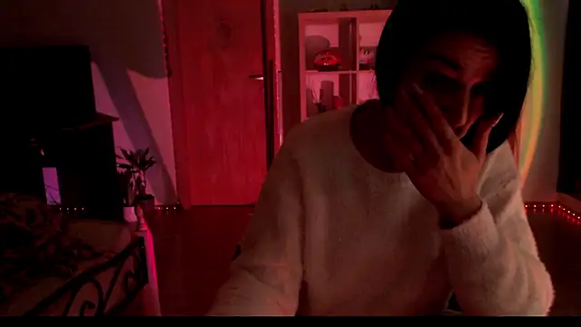 Snapshot of MissyDior8 chatting on 12-15-25, 06:17 MissyDior8 online show from 12-15-25, 06:17