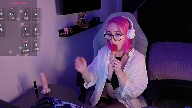 Snapshot of Alisa_World8 chatting on 11-30-25, 04:44 Alisa World8 online show from 11-30-25, 04:44