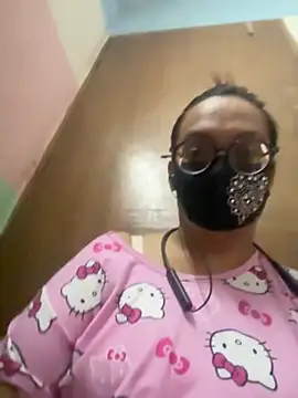 Snapshot of Saguphtah_Chattergy_22 chatting on 11-18-25, 04:44 Saguphtah Chattergy 22 online show from 11-18-25, 04:44