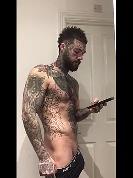 Snapshot of magicmichaell chatting on 12-01-25, 08:41 magicmichaell online show from 12-01-25, 08:41