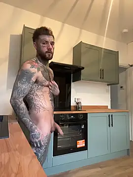 Snapshot of magicmichaell chatting on 12-21-25, 08:43 magicmichaell online show from 12-21-25, 08:43