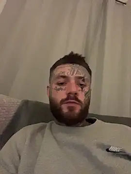 Snapshot of magicmichaell chatting on 02-16-26, 06:04 magicmichaell online show from 02-16-26, 06:04