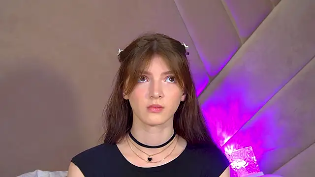 Snapshot of SophiaProve chatting on 06-19-26, 04:11 SophiaProve online show from 06-19-26, 04:11