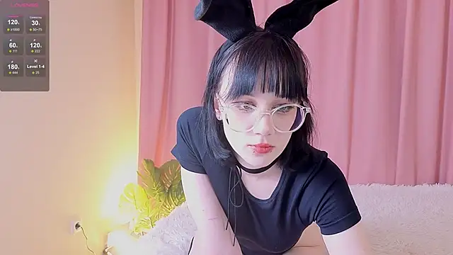 Iwanturcarrot  online show from 11-22-25, 12:15