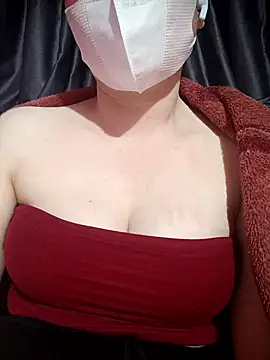 Snapshot of MiHeni chatting on 02-08-26, 02:42 MiHeni online show from 02-08-26, 02:42