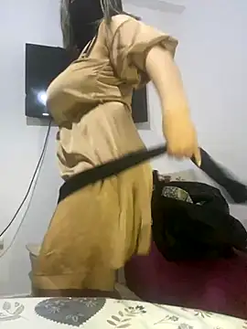 Snapshot of Warda-arabic chatting on 11-17-25, 10:26 Warda-arabic online show from 11-17-25, 10:26