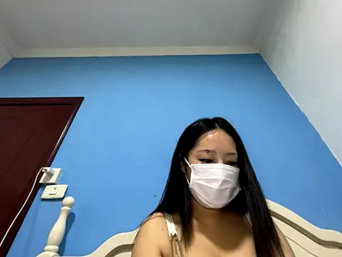 Snapshot of Lily-888 chatting on 11-12-25, 12:27 Lily-888 online show from 11-12-25, 12:27