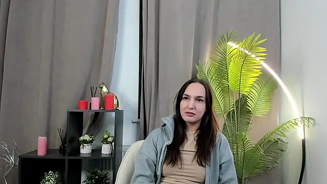 Snapshot of MishaHolme chatting on 11-14-25, 03:33 MishaHolme online show from 11-14-25, 03:33