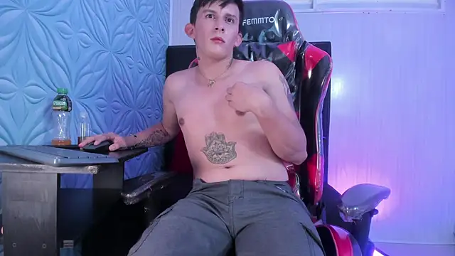 Snapshot of AnalBlaze_ chatting on 11-19-25, 12:38 AnalBlaze online show from 11-19-25, 12:38