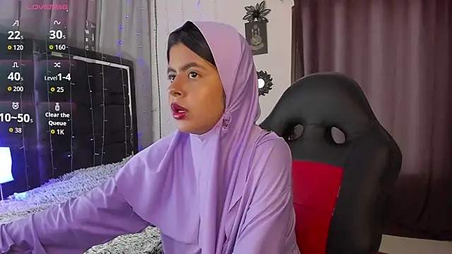 NaylaAbadi online show from 11-18-25, 12:31