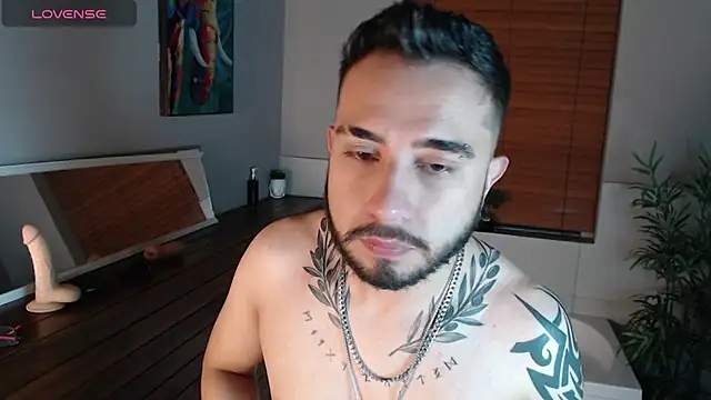 Snapshot of dave_wolff chatting on 12-16-25, 11:48 dave wolff online show from 12-16-25, 11:48