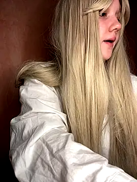 Scarlett Shadow online show from 11-15-25, 07:21