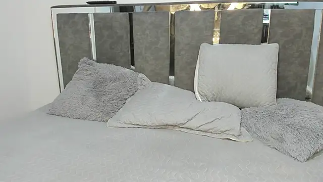 Snapshot of Adam_Grey_ chatting on 11-18-25, 11:25 Adam Grey online show from 11-18-25, 11:25