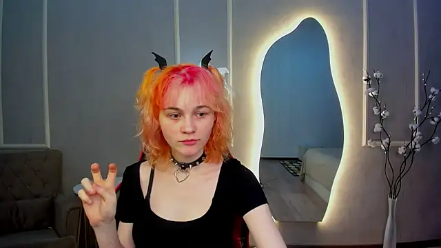 Awawrin online show from 11-17-25, 01:28