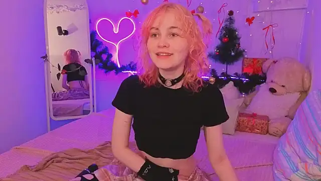 Snapshot of Awawrin chatting on 01-08-26, 08:55 Awawrin online show from 01-08-26, 08:55