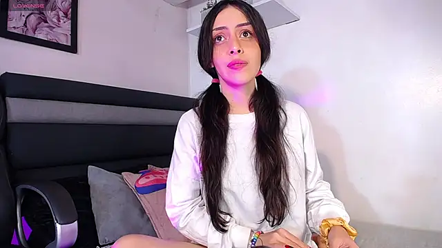 Snapshot of DahliaVex_ chatting on 11-28-25, 11:46 DahliaVex online show from 11-28-25, 11:46