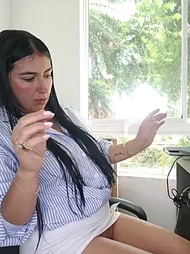 Snapshot of ViolettaWalton1 chatting on 02-12-26, 02:23 ViolettaWalton1 online show from 02-12-26, 02:23